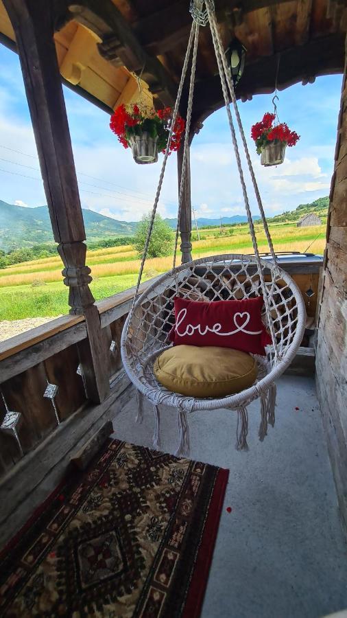 Вилла Casa Bunicilor Din Oncesti Экстерьер фото